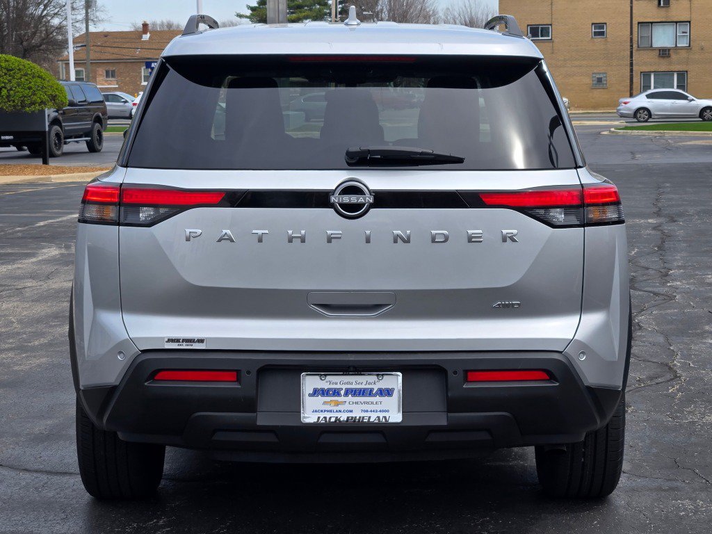 Used 2025 Nissan Pathfinder SV AWD/4WD image 14
