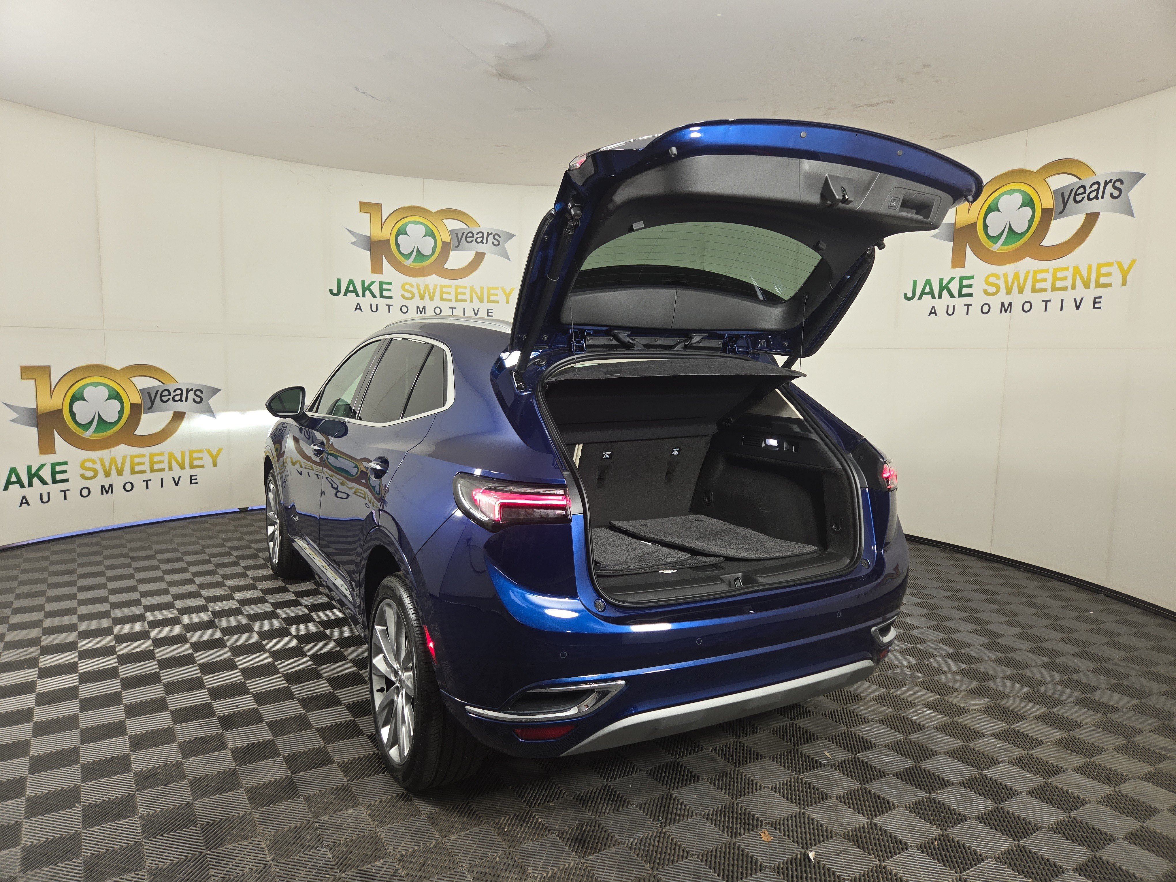Used 2023 Buick Envision Avenir AWD/4WD image 32