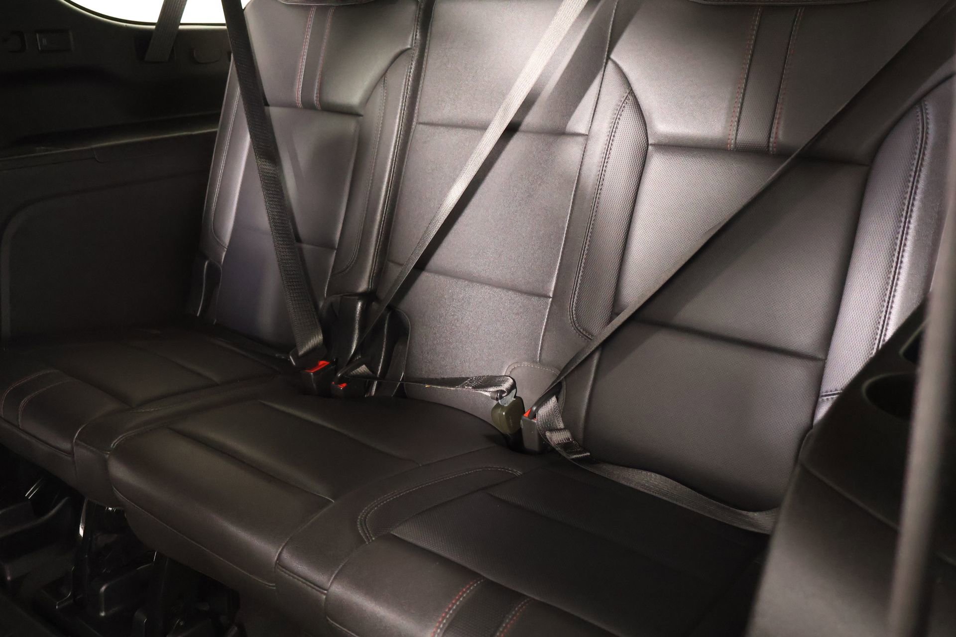 Used 2024 Chevrolet Suburban RST w/ Luxury Package RWD image 13
