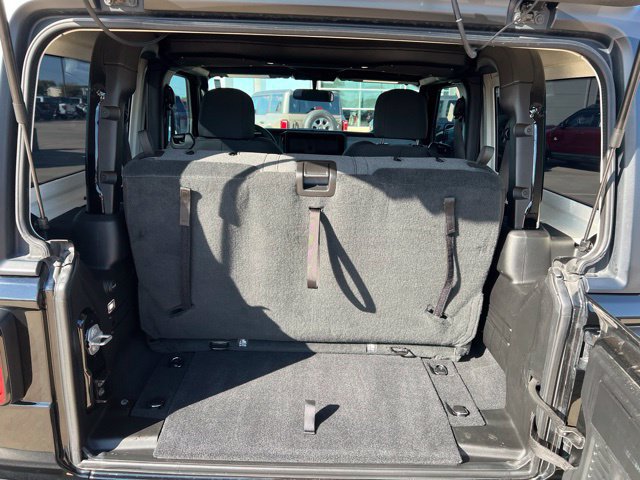 Used 2025 Jeep Wrangler Sport AWD/4WD image 14
