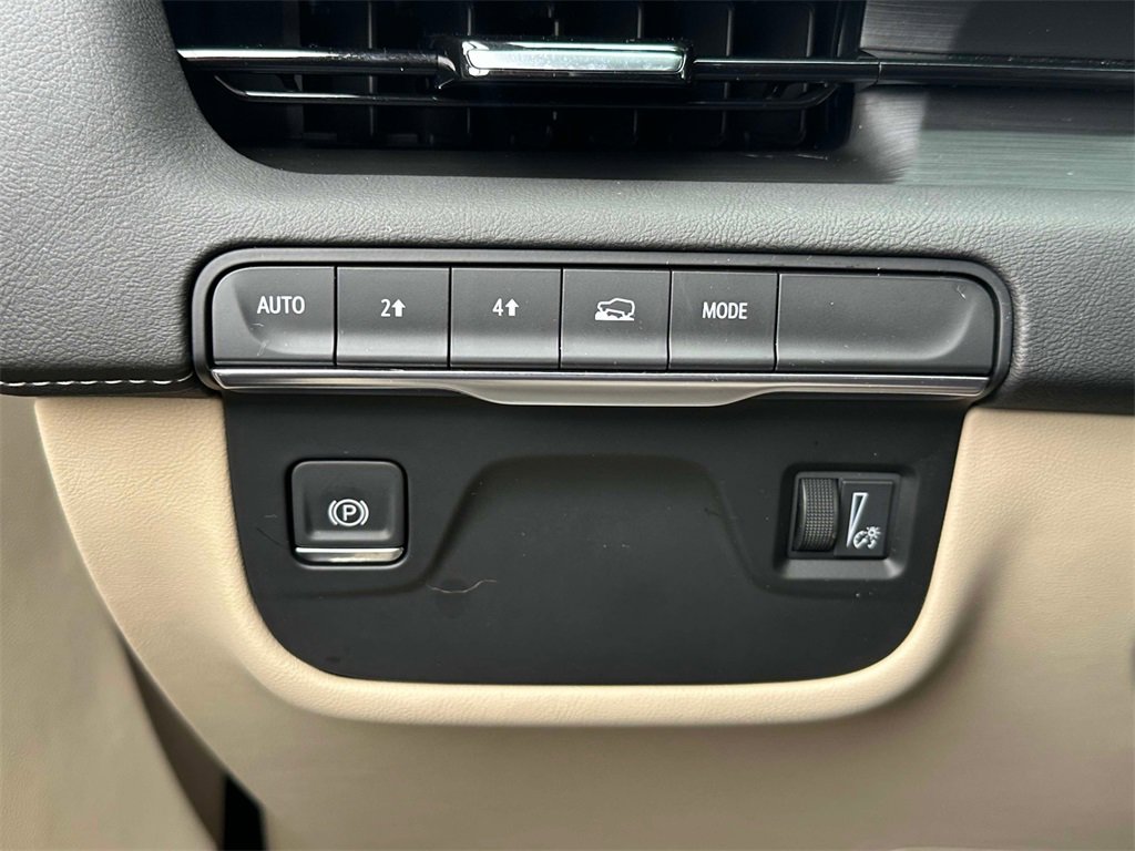 Used 2024 Cadillac Escalade Premium Luxury image 33