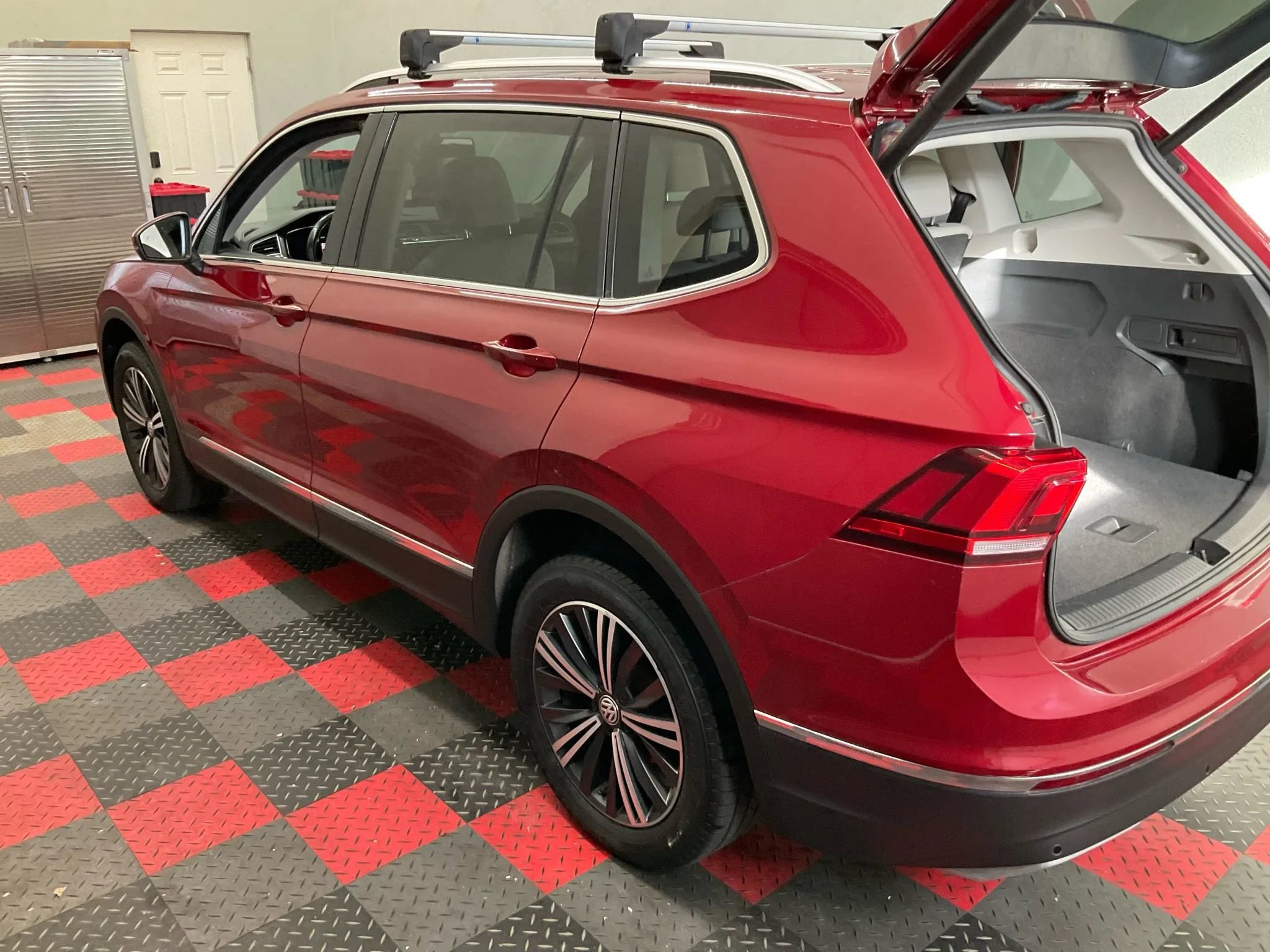 Used 2019 Volkswagen Tiguan SEL image 11