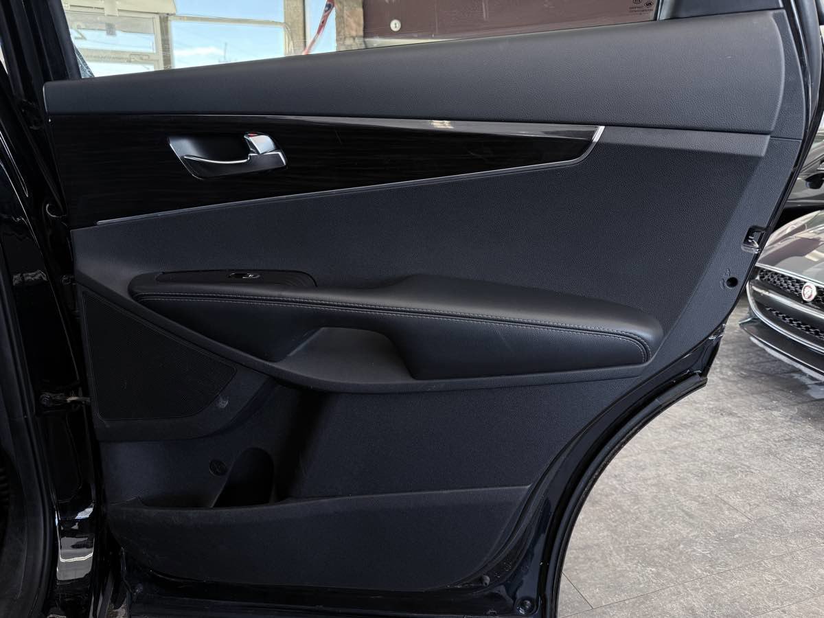 Used 2020 Kia Sorento S image 25