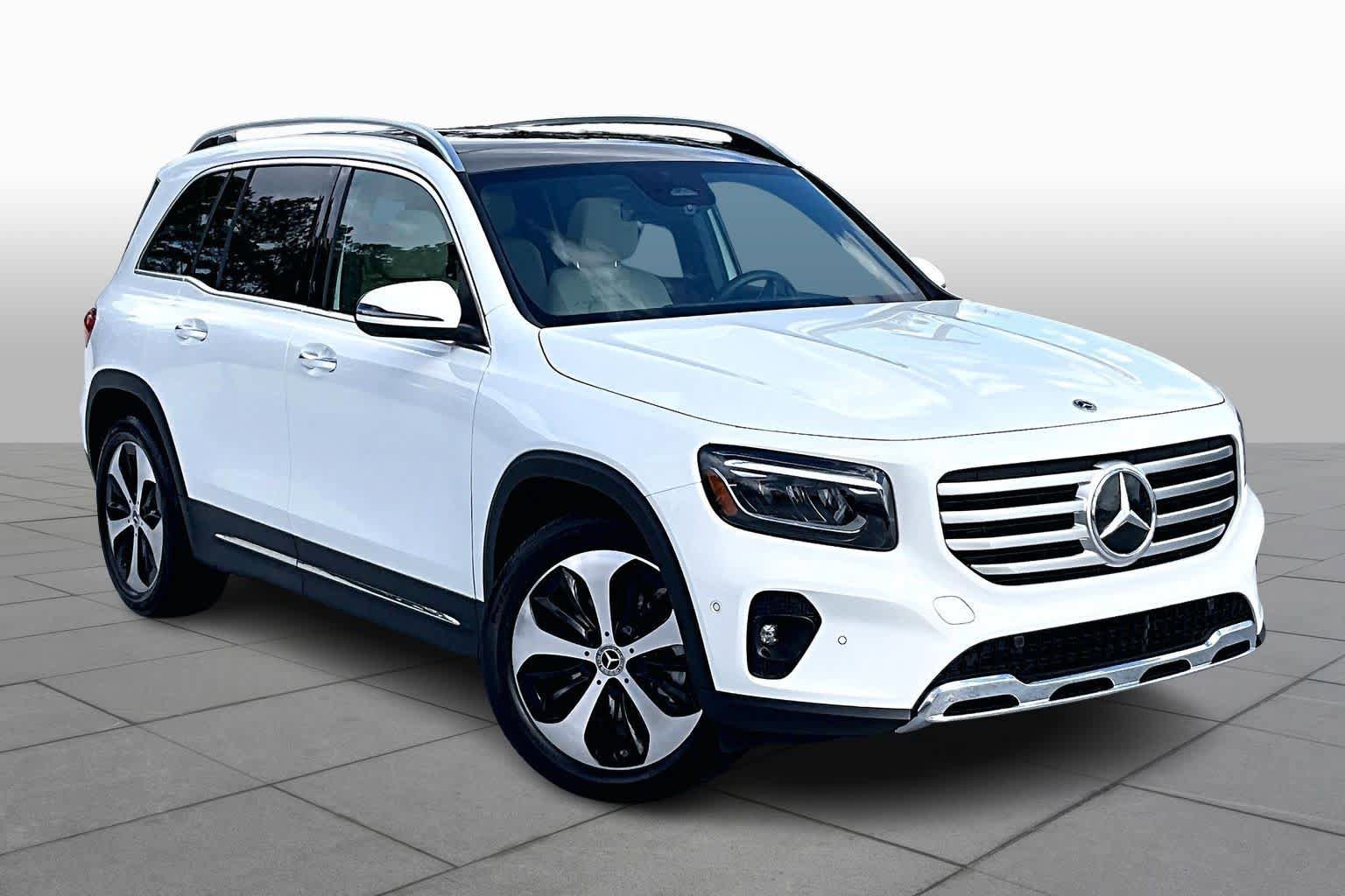Used 2025 Mercedes-Benz GLB 250 image 3