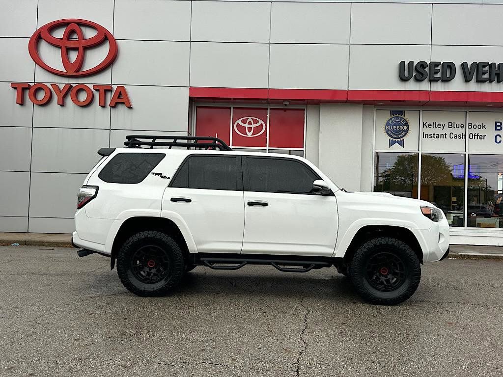 Certified 2022 Toyota 4Runner TRD Off-Road Premium w/ TRD Black Wheel Package (TMS) AWD/4WD image 6