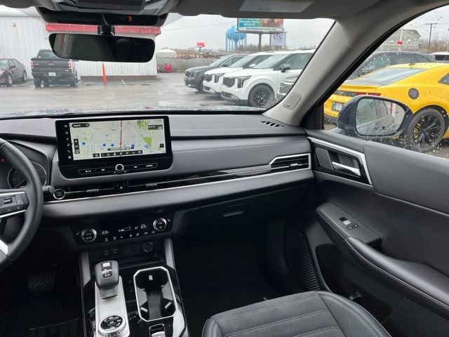 Used 2025 Mitsubishi Outlander SE image 40