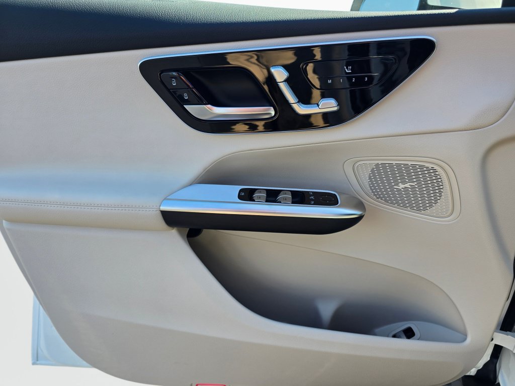 New 2027 Mercedes-Benz GLC 300 4MATIC image 32