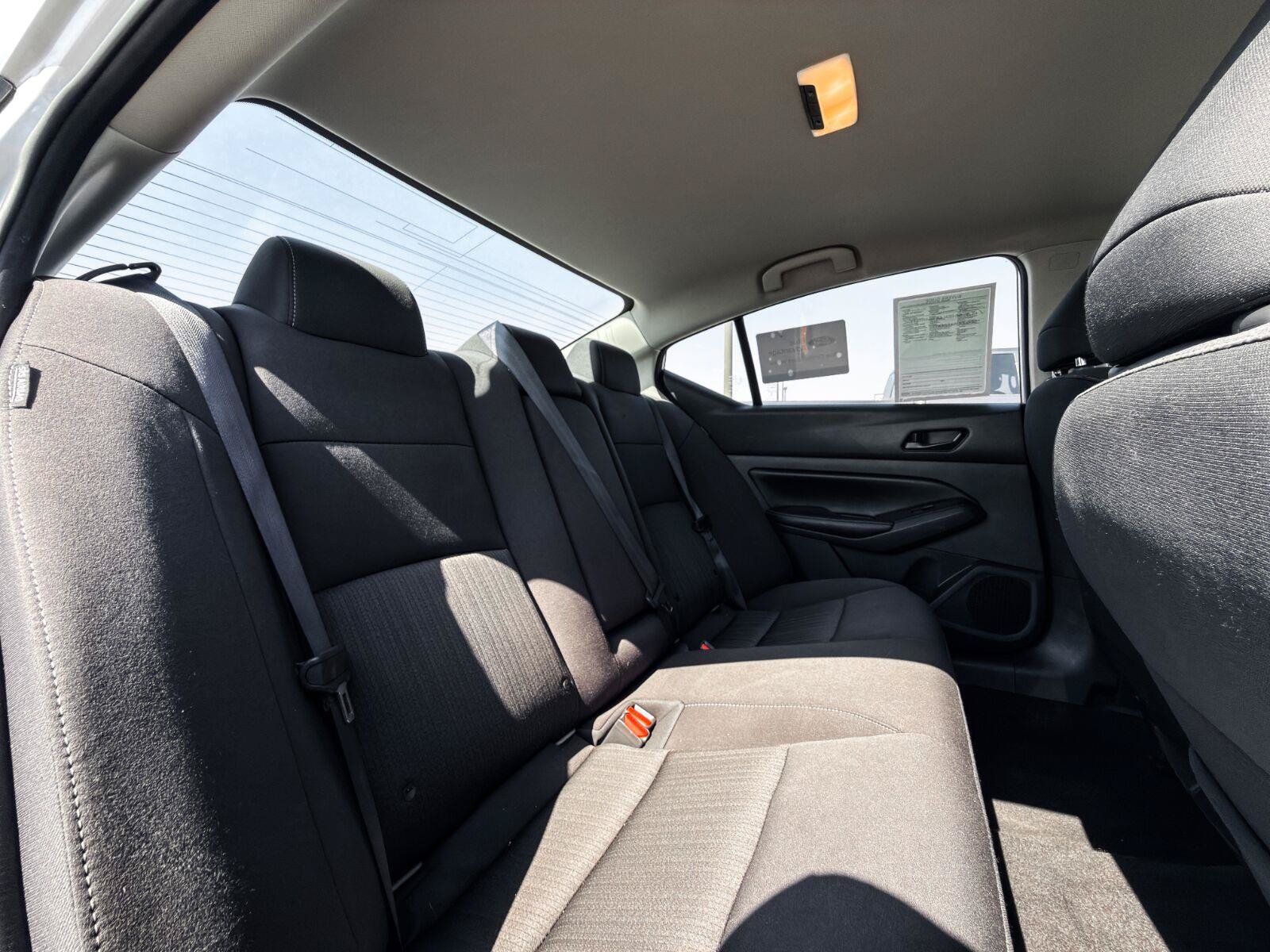 Used 2024 Nissan Altima 2.5 SV FWD image 21