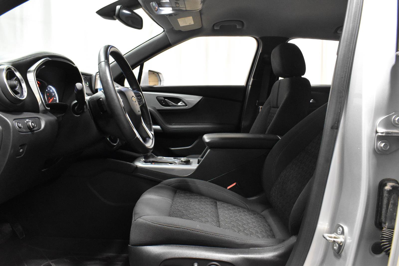 Used 2020 Chevrolet Blazer LT image 3