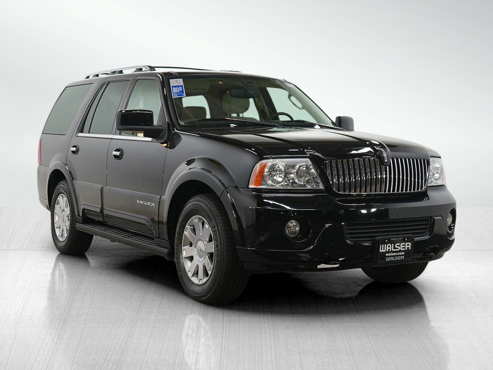 Used 2004 Lincoln Navigator Ultimate AWD/4WD image 7