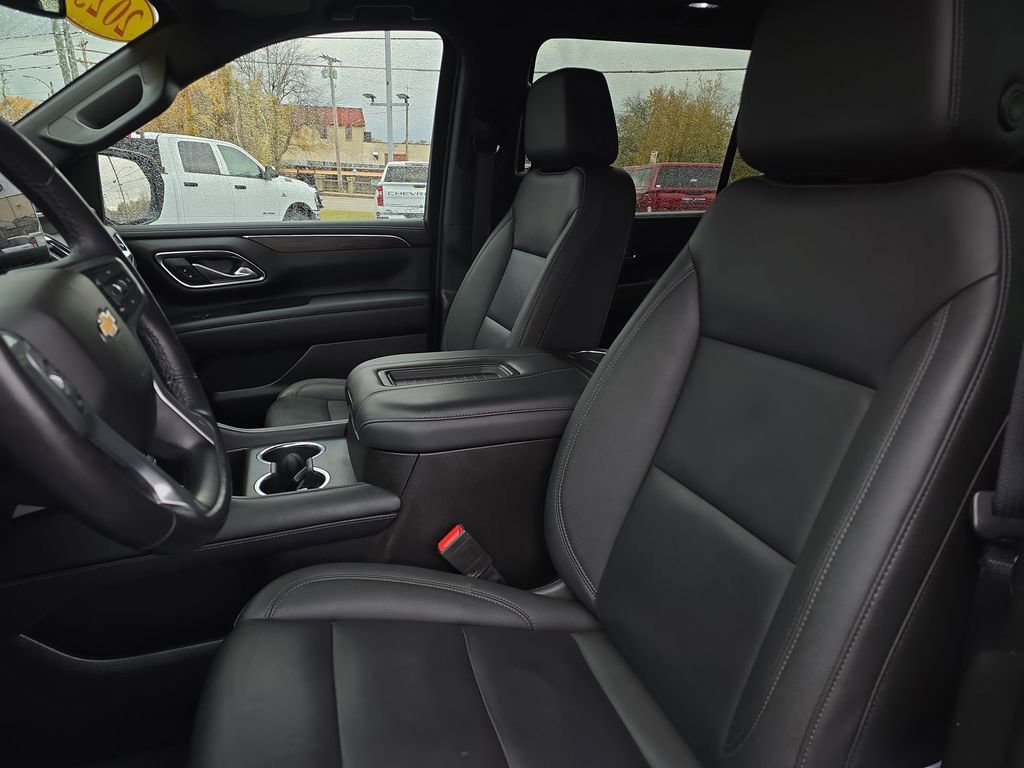 Used 2023 Chevrolet Suburban LT w/ LT Signature Plus Package image 18