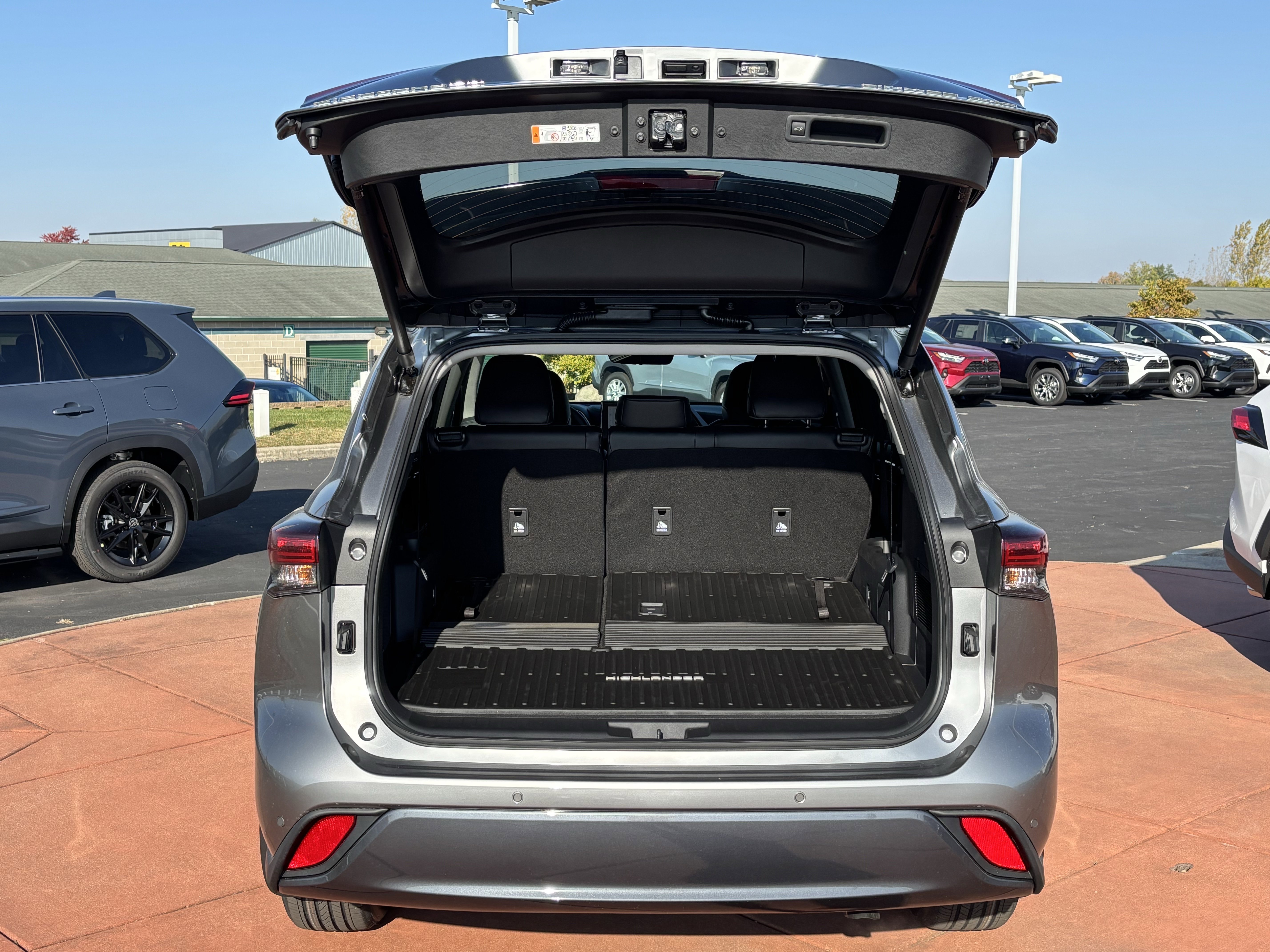 New 2026 Toyota Highlander Limited image 4