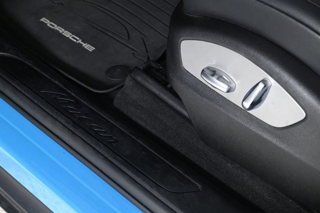 Certified 2019 Porsche Macan image 22