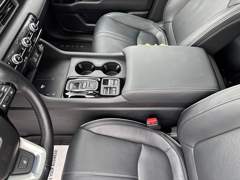 Certified 2025 Honda Pilot Elite image 30