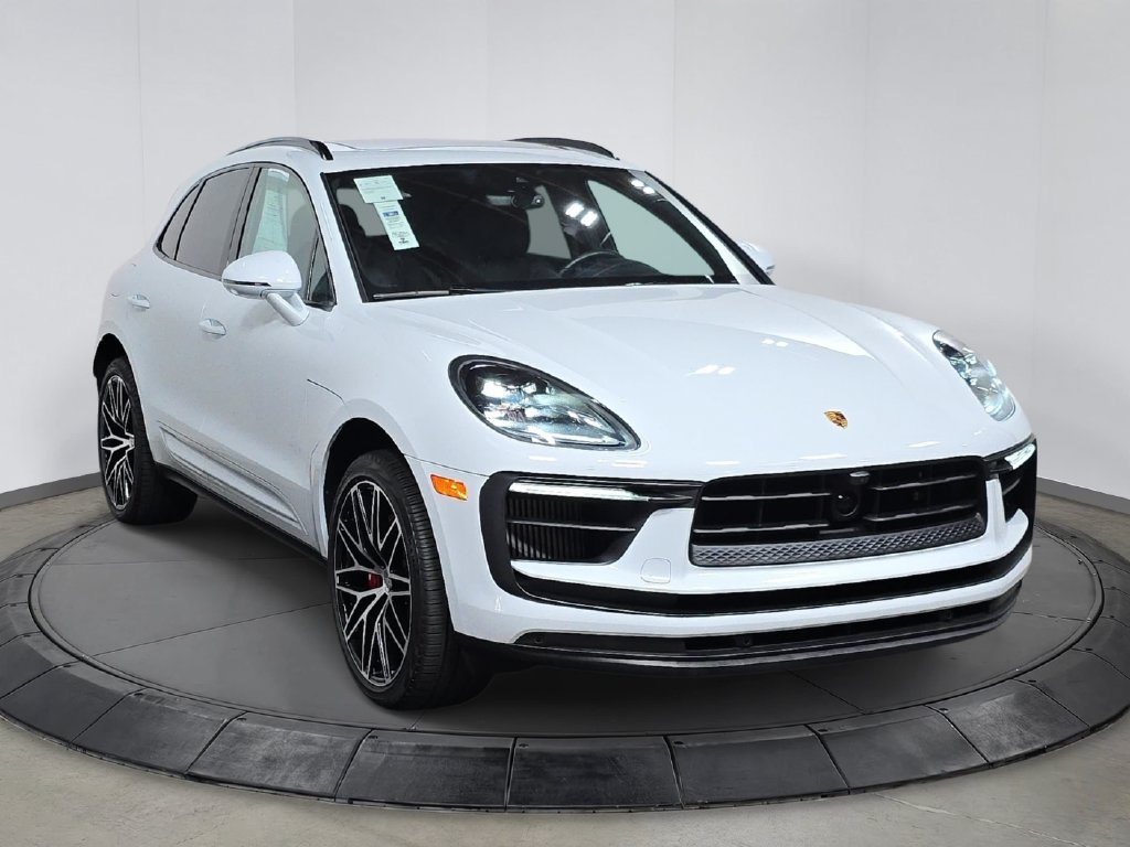 Certified 2026 Porsche Macan S AWD/4WD image 9