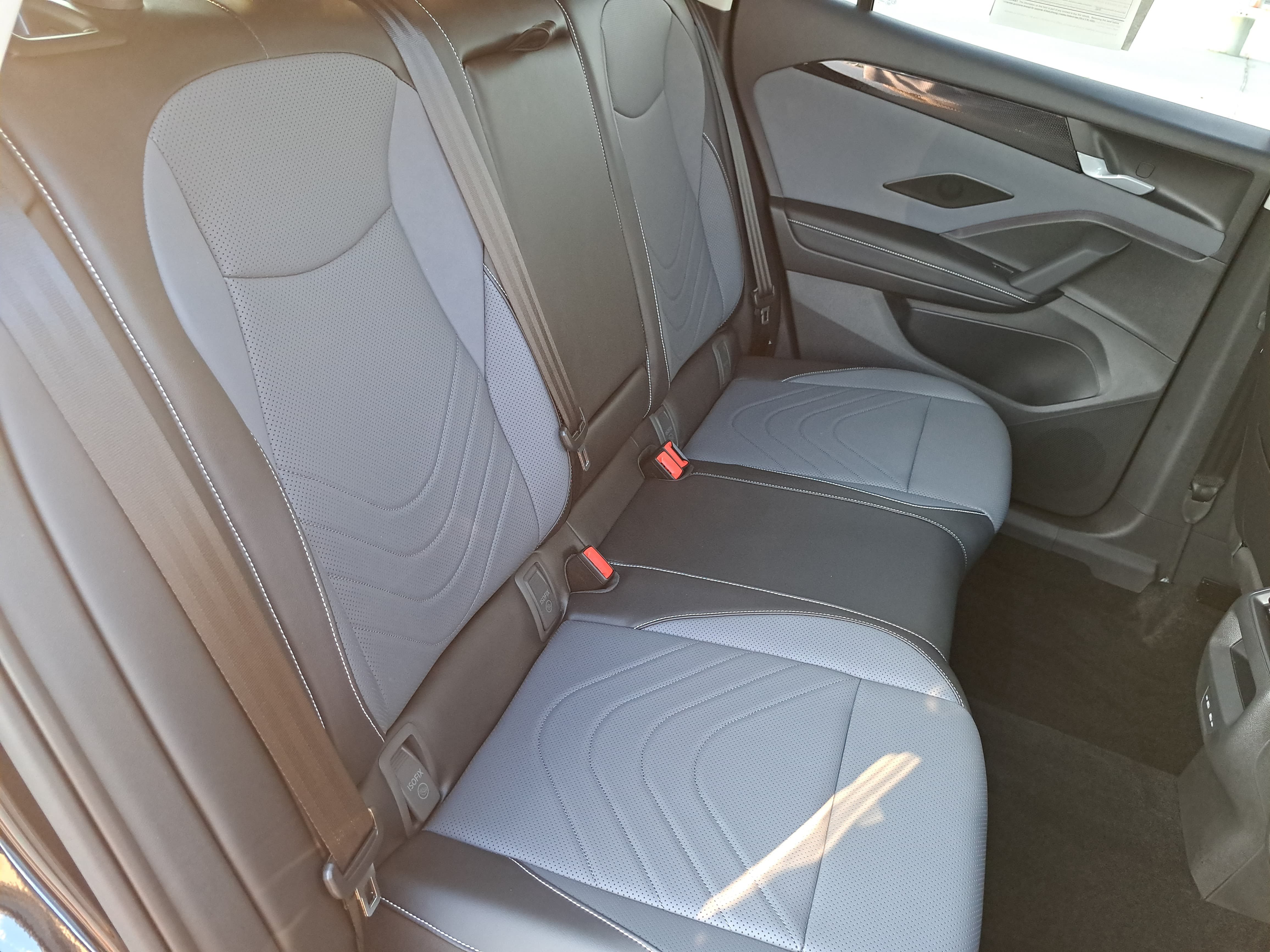 Used 2026 Volkswagen Tiguan SE FWD image 12