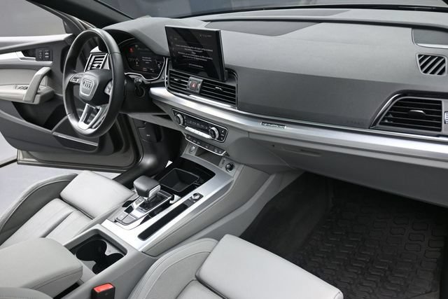 Used 2023 Audi Q5 2.0T Premium Plus w/ Premium Plus Package AWD/4WD image 29