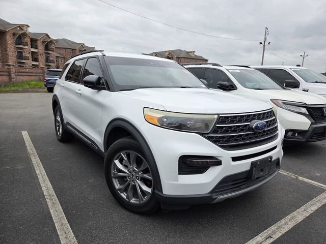 Used 2020 Ford Explorer XLT w/ Equipment Group 202A image 2