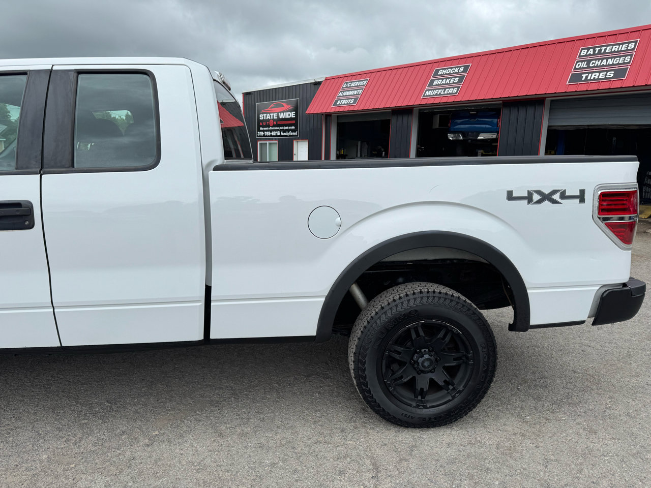 Used 2013 Ford F150 XLT w/ Luxury Equipment Group image 3