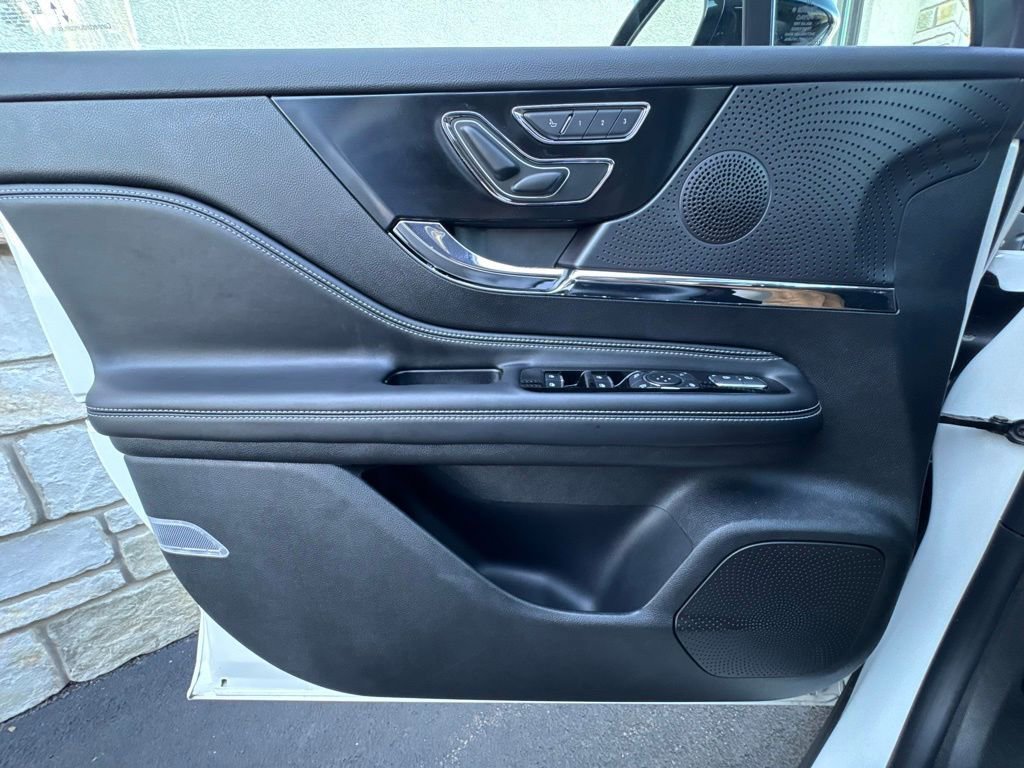 Used 2026 Lincoln Corsair Premiere AWD/4WD image 23