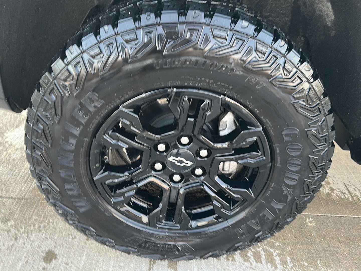 Certified 2025 Chevrolet Silverado 1500 ZR2 w/ Technology Package image 6