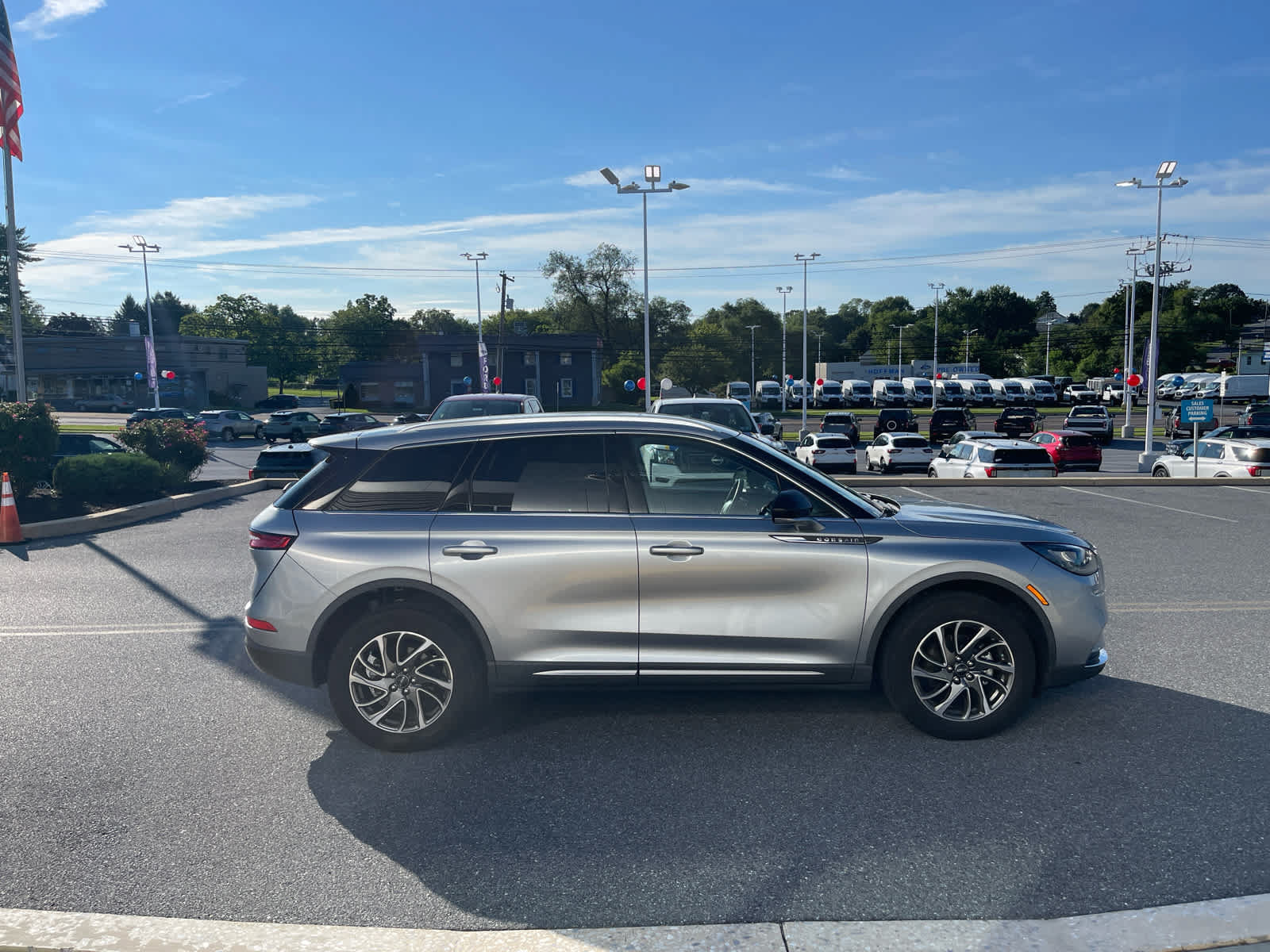 Used 2021 Lincoln Corsair AWD w/ Equipment Group 101A image 6