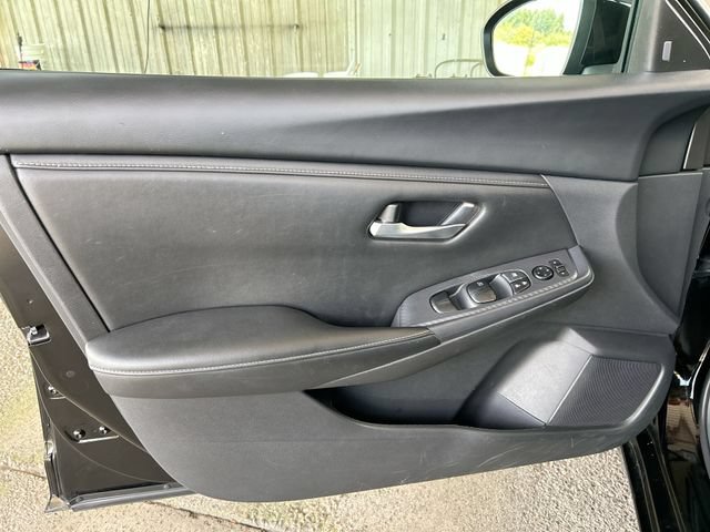 Used 2024 Nissan Sentra SV FWD image 18