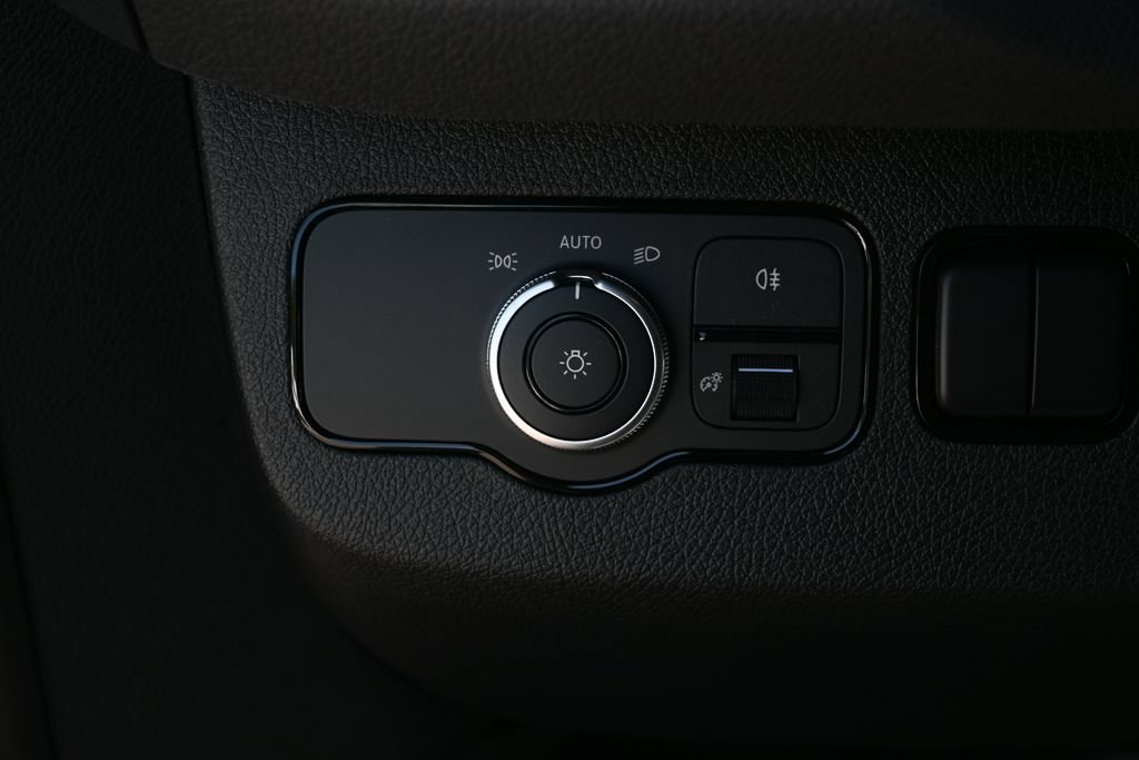 Used 2025 Mercedes-Benz Sprinter 2500 image 9
