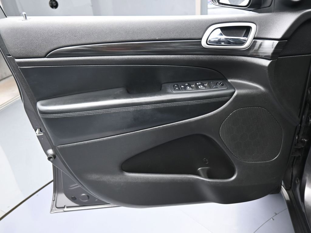 Used 2019 Jeep Grand Cherokee Altitude image 13