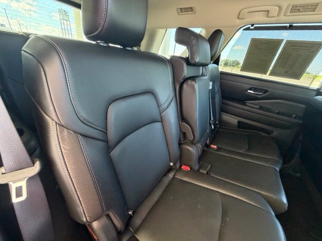 Used 2023 Nissan Pathfinder SL AWD/4WD image 27