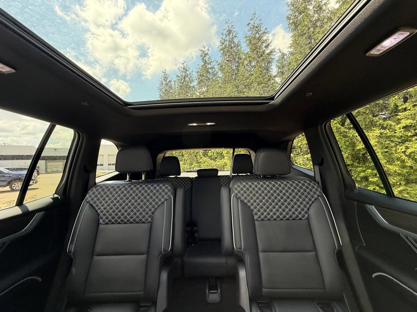 New 2026 GMC Acadia Denali w/ Super Cruise Package AWD/4WD image 3