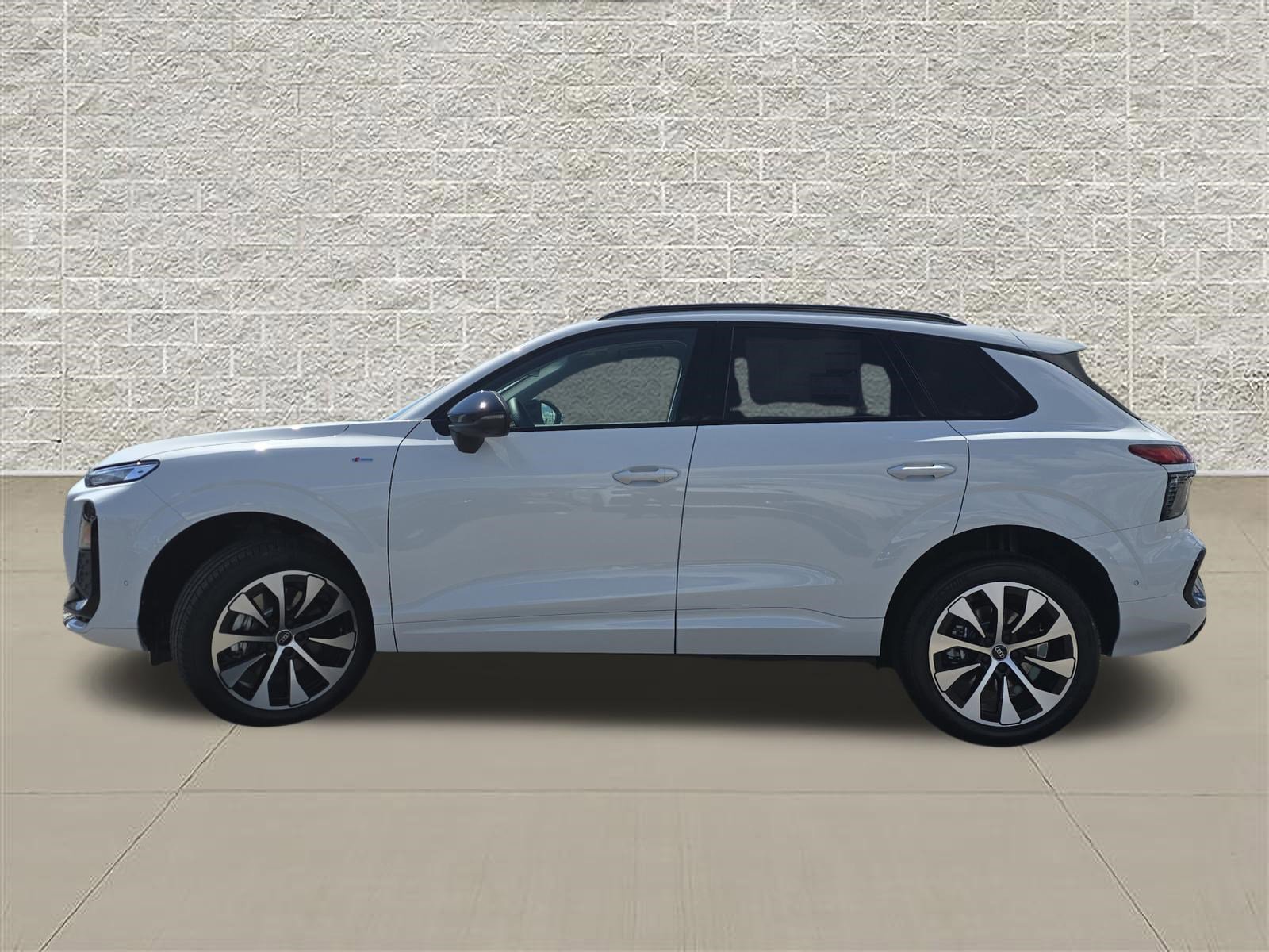 New 2026 Audi Q3 quattro 2.0T AWD/4WD image 4