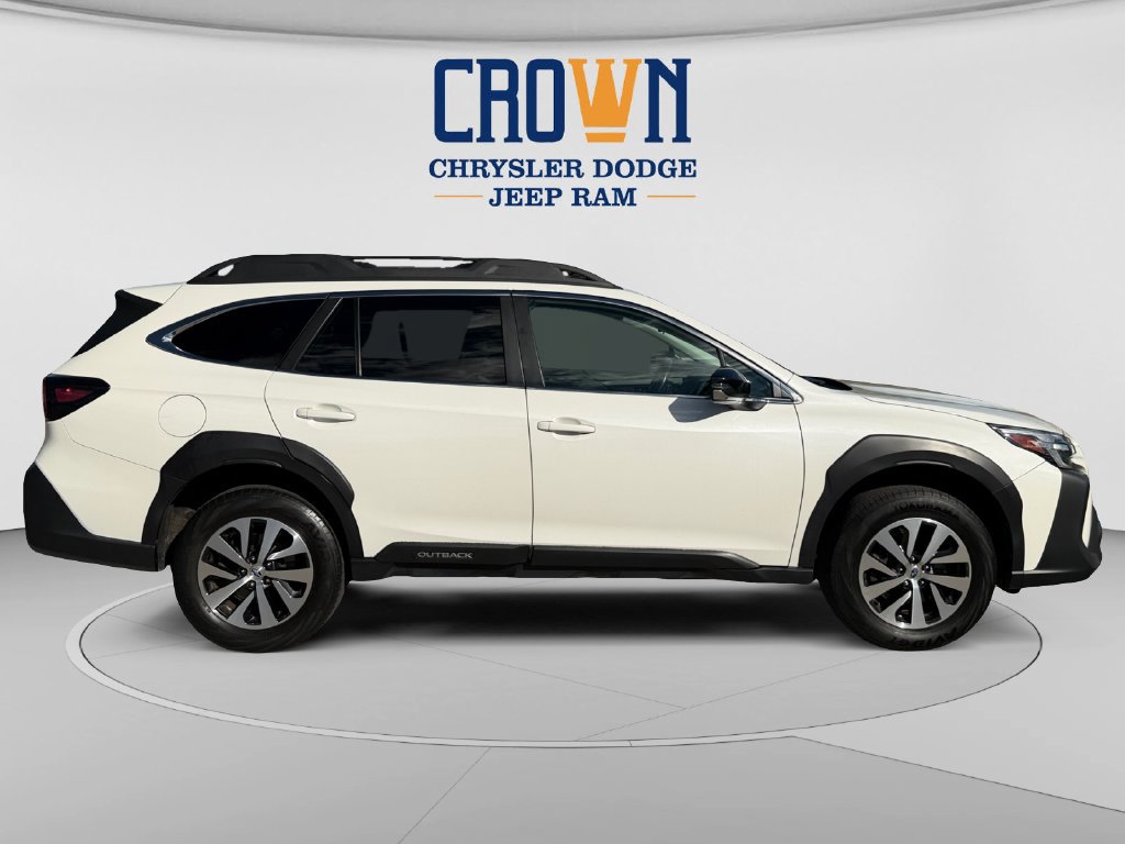 Used 2023 Subaru Outback Premium AWD/4WD image 2