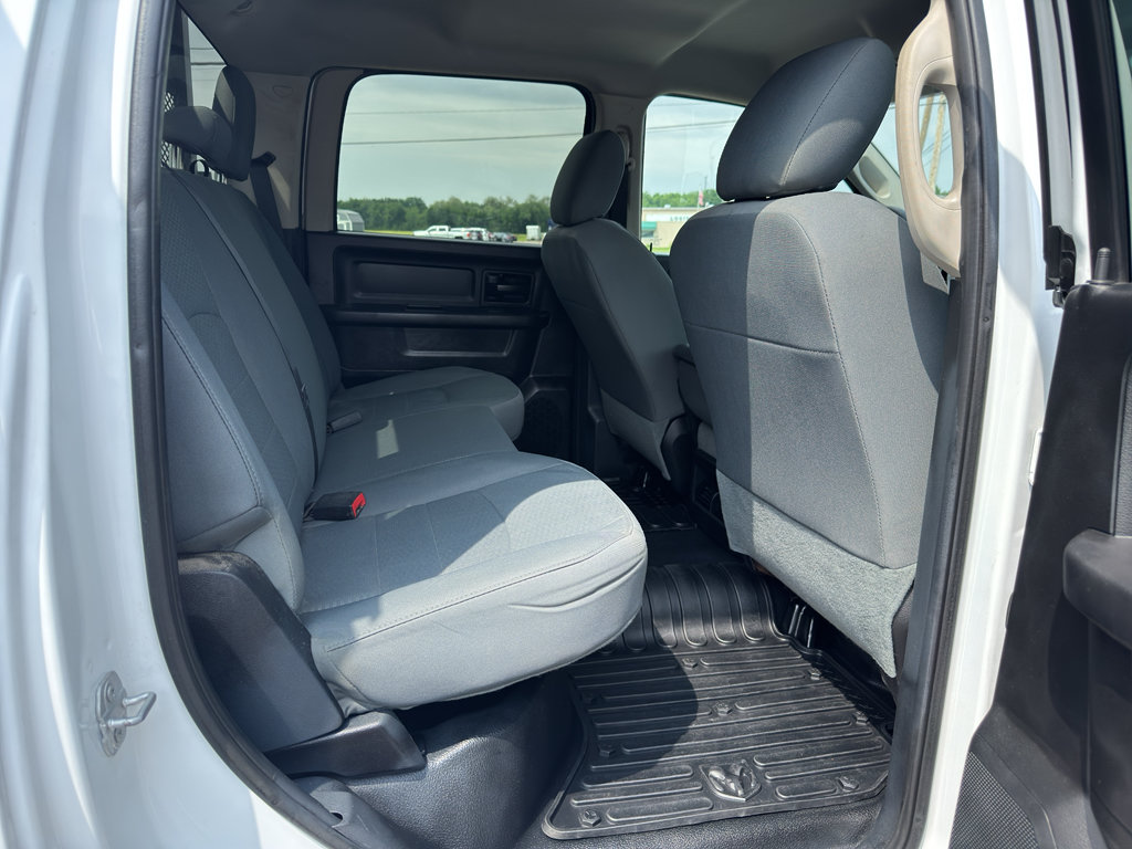 Used 2016 RAM 3500 Tradesman w/ Chrome Appearance Group AWD/4WD image 18