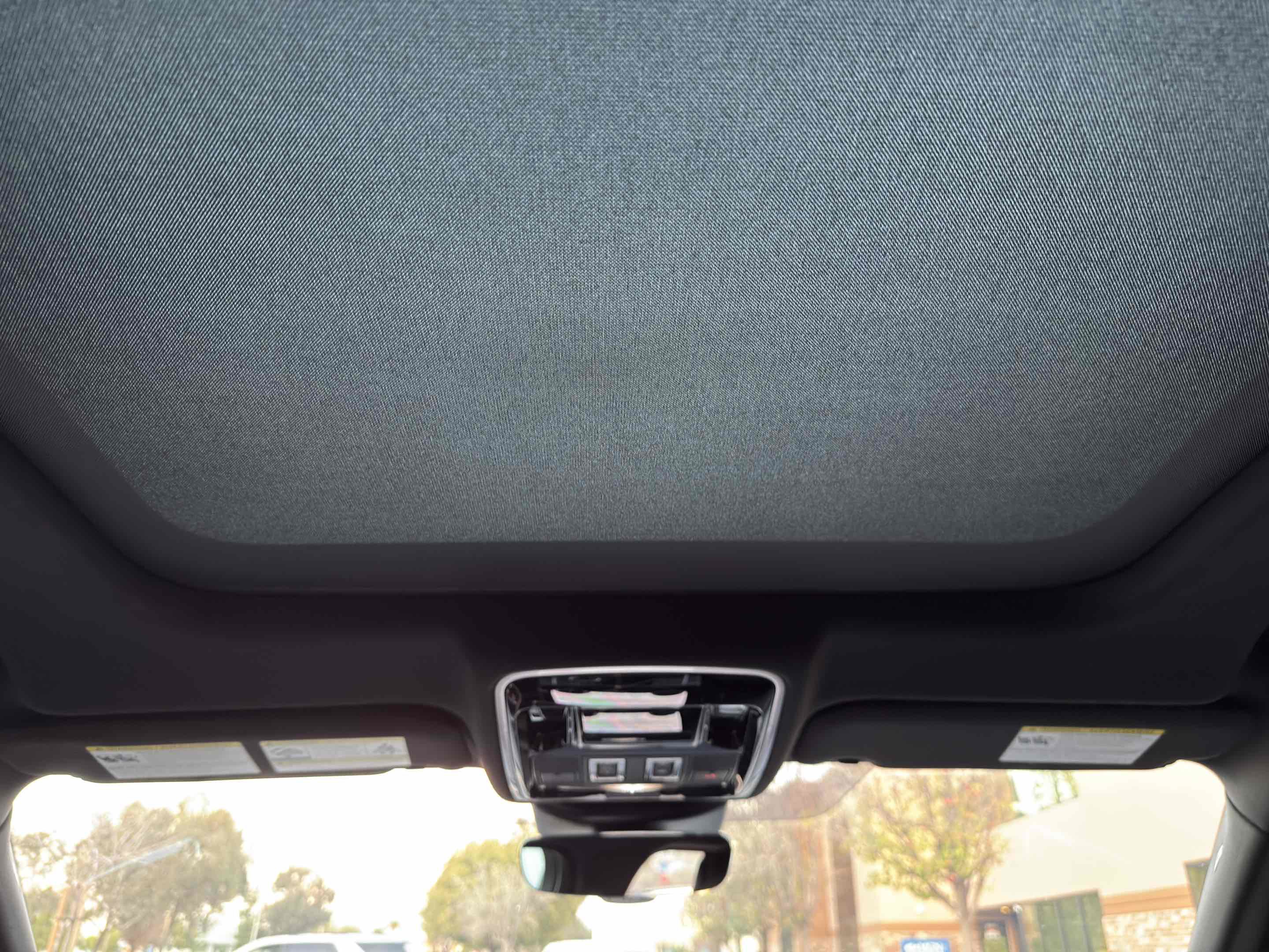 Used 2018 Land Rover Range Rover Velar R-Dynamic SE image 34