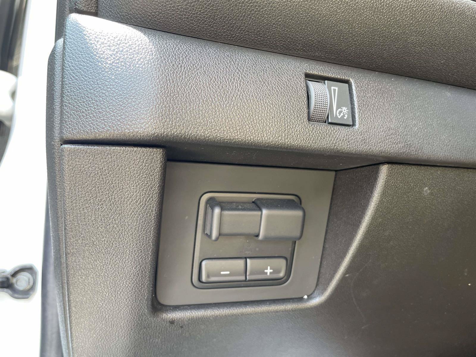 Used 2025 Chevrolet Colorado Trail Boss AWD/4WD image 16