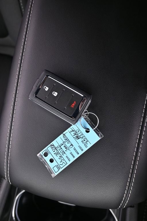 Used 2025 Jeep Grand Cherokee Laredo image 18