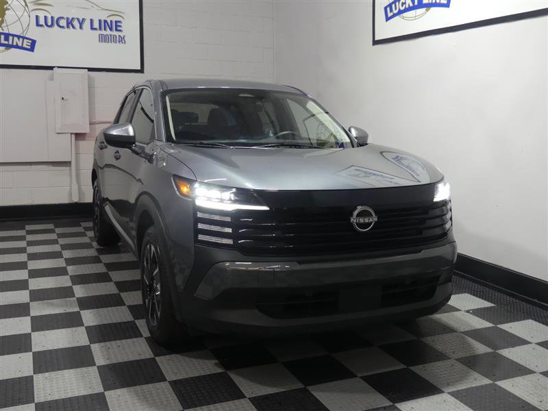 Used 2025 Nissan Kicks SV image 5