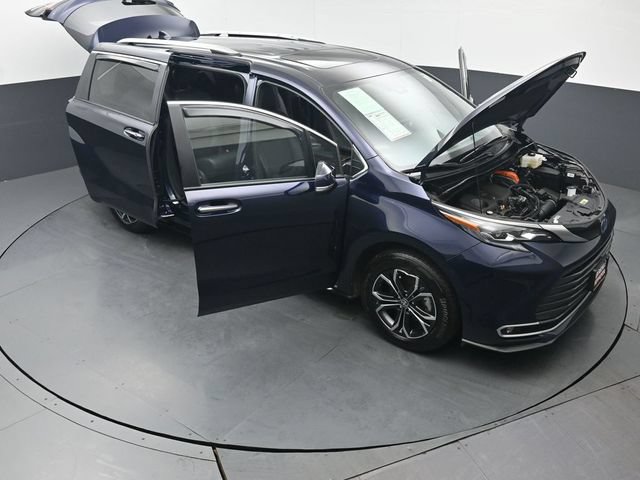 Certified 2025 Toyota Sienna Platinum AWD/4WD image 62
