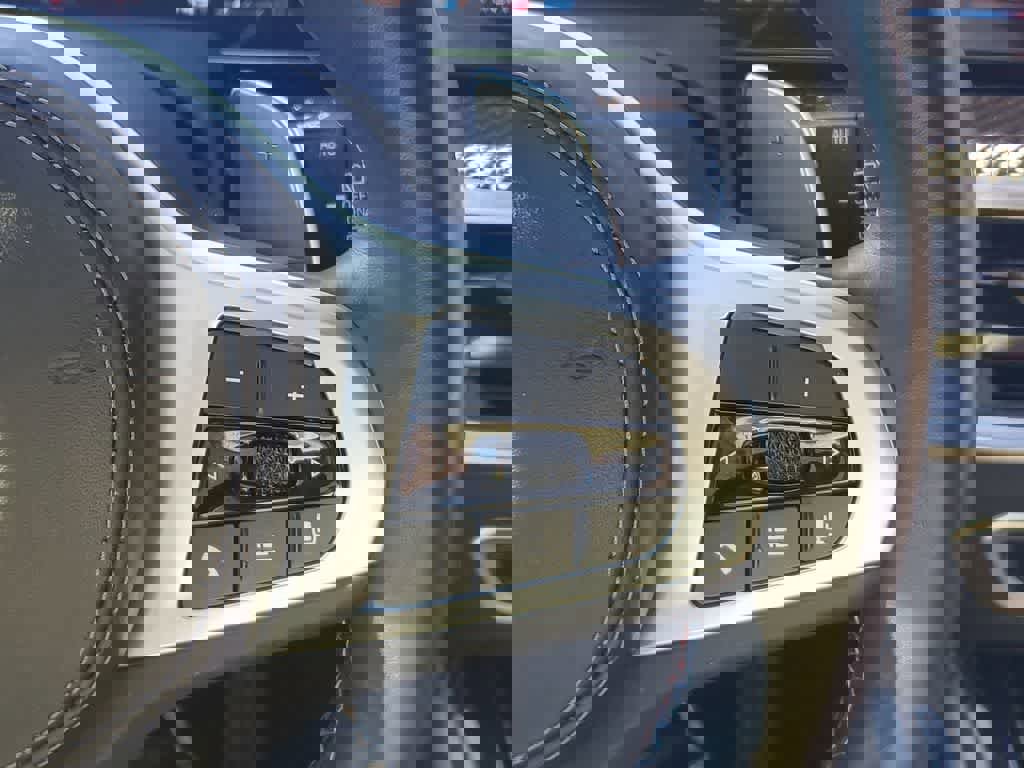 Used 2024 BMW X7 M60i w/ Executive Package image 27