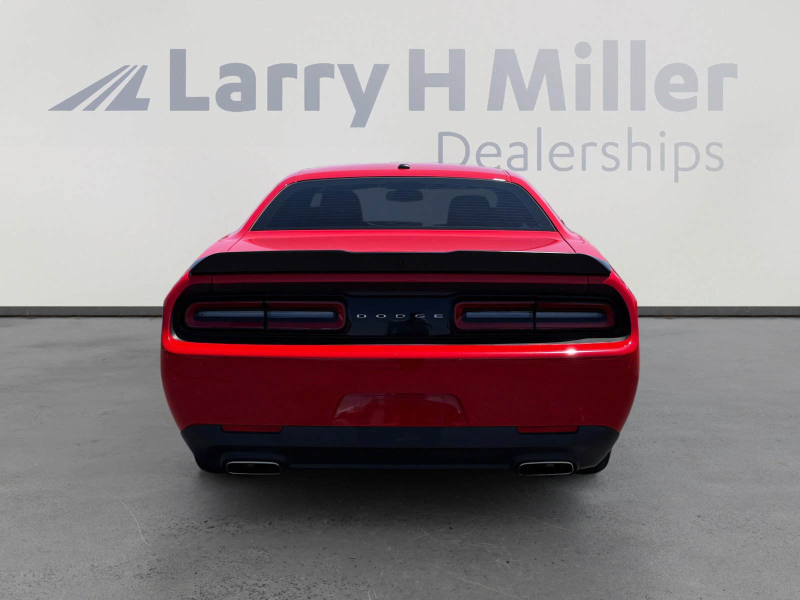Used 2023 Dodge Challenger SXT RWD image 4