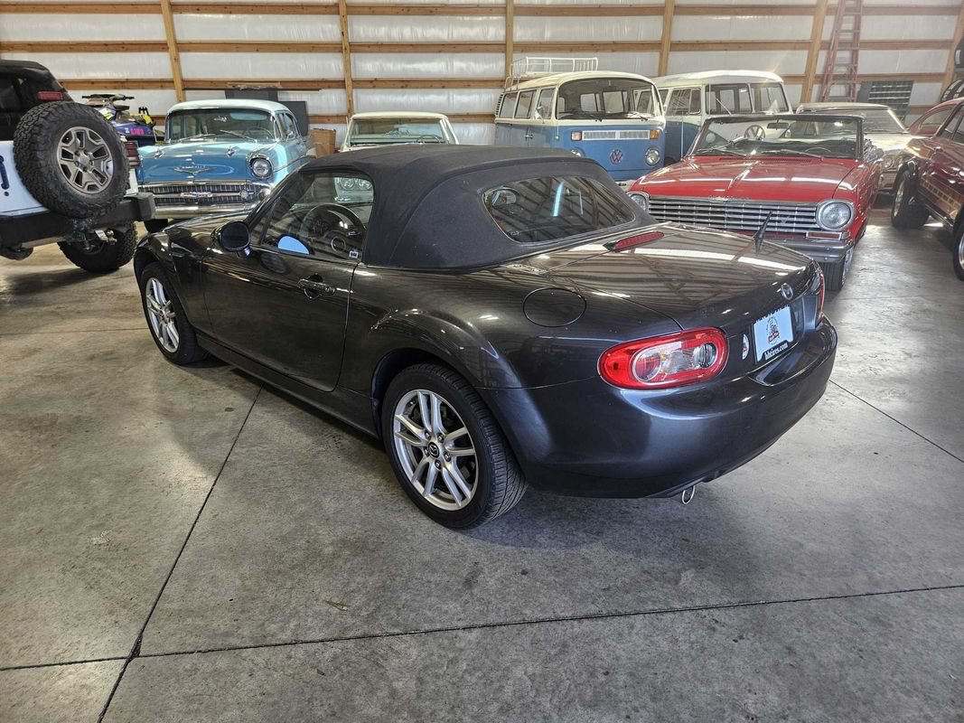 Used 2015 MAZDA MX-5 Miata Sport RWD image 6
