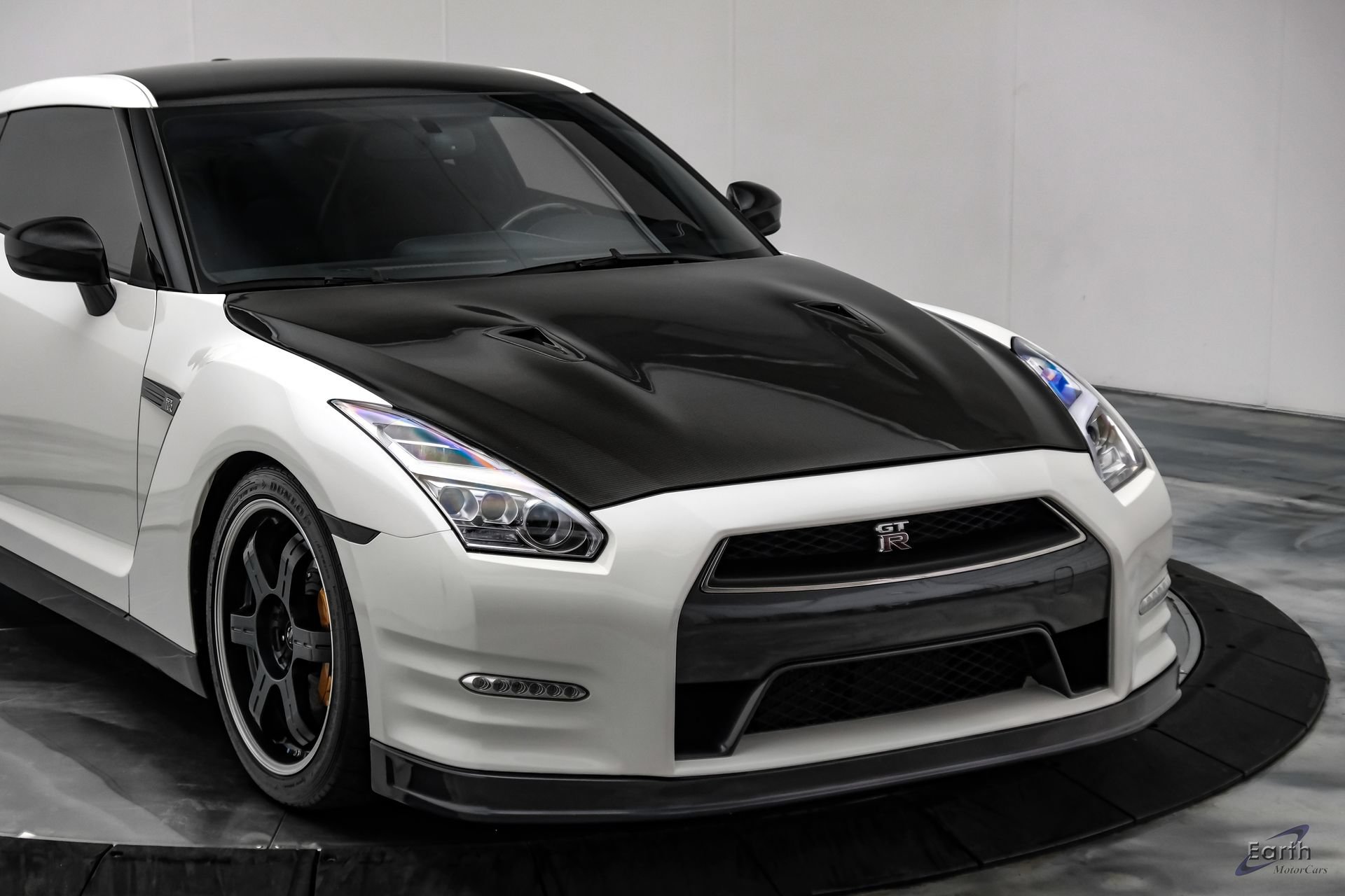 Used 2014 Nissan GT-R Black Edition AWD/4WD image 33