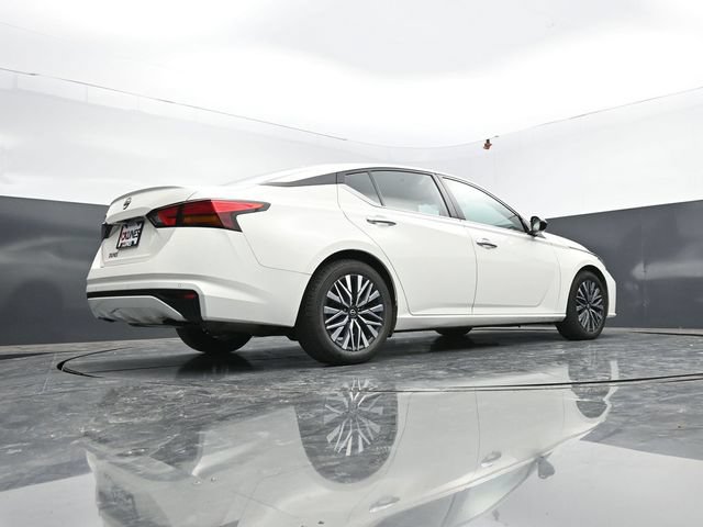 Used 2025 Nissan Altima 2.5 SV FWD image 57