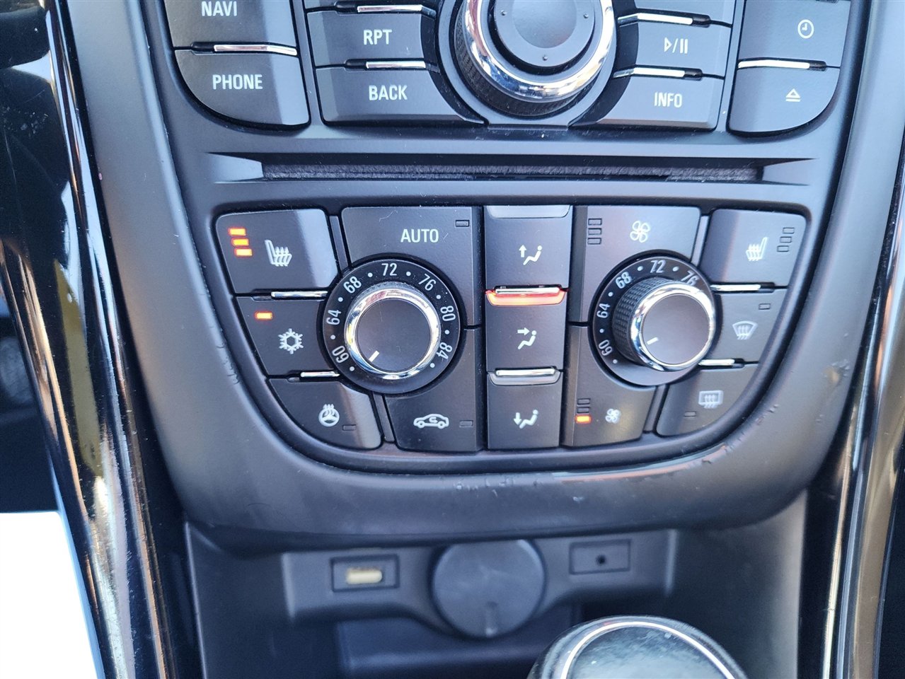 Used 2017 Buick Cascada Premium image 26