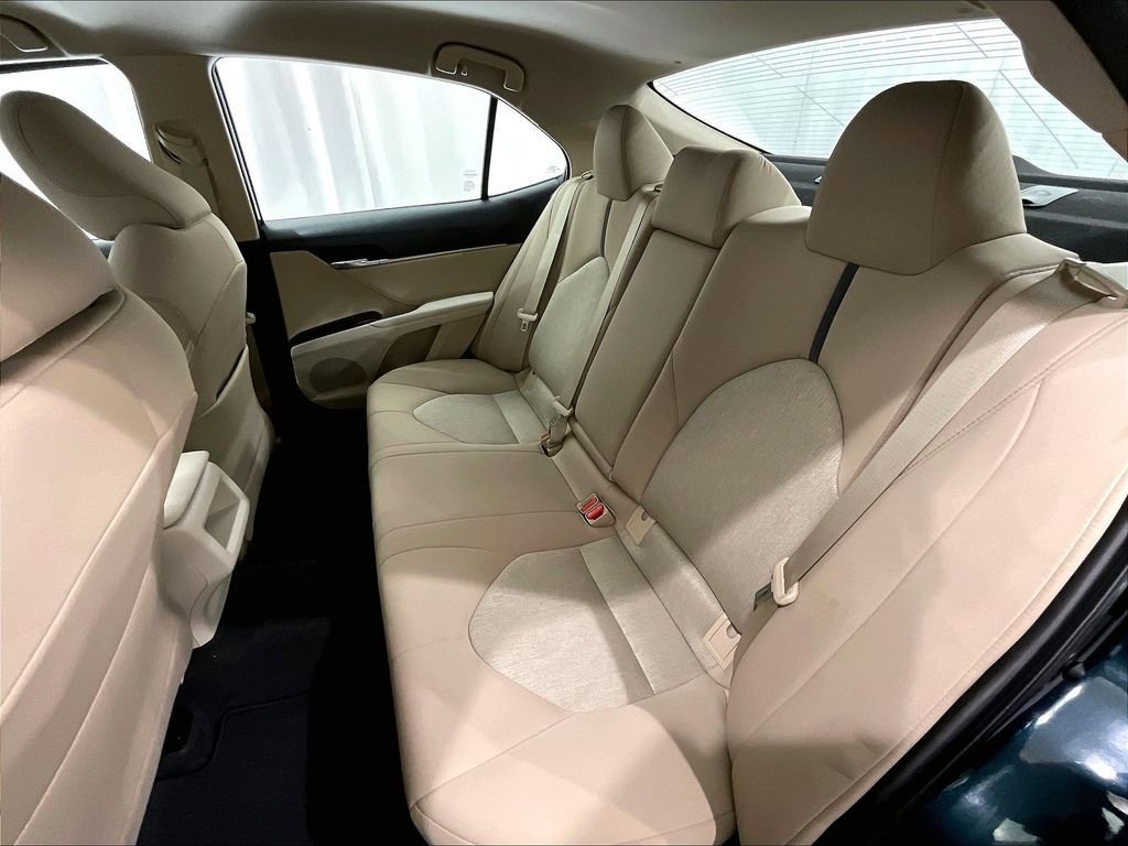 Used 2021 Toyota Camry LE w/ Carpet Mat Package (TMS) FWD image 15