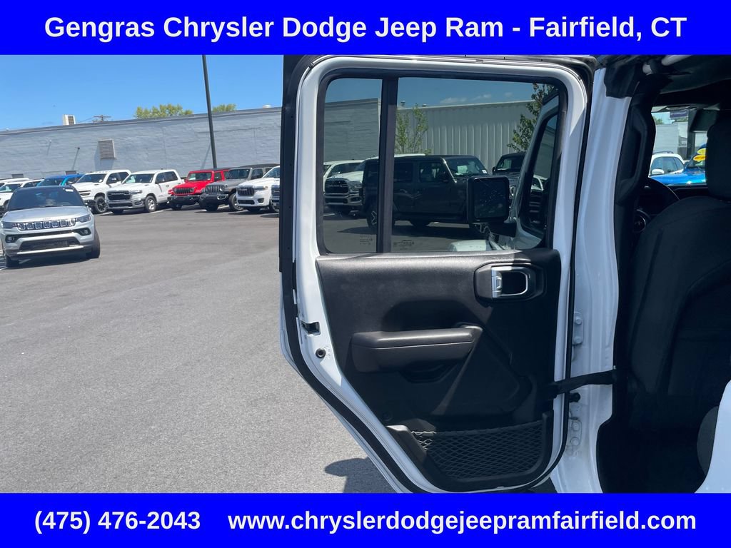Certified 2024 Jeep Wrangler Unlimited w/ Convenience Group AWD/4WD image 37
