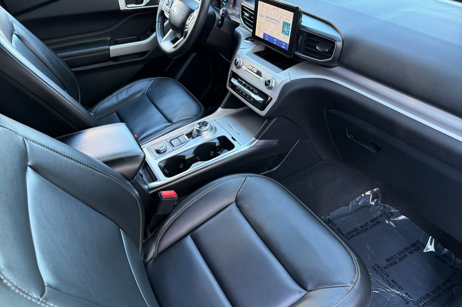 Used 2024 Ford Explorer XLT w/ Equipment Group 202A image 17