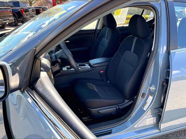 Certified 2024 Nissan Sentra SV FWD image 10