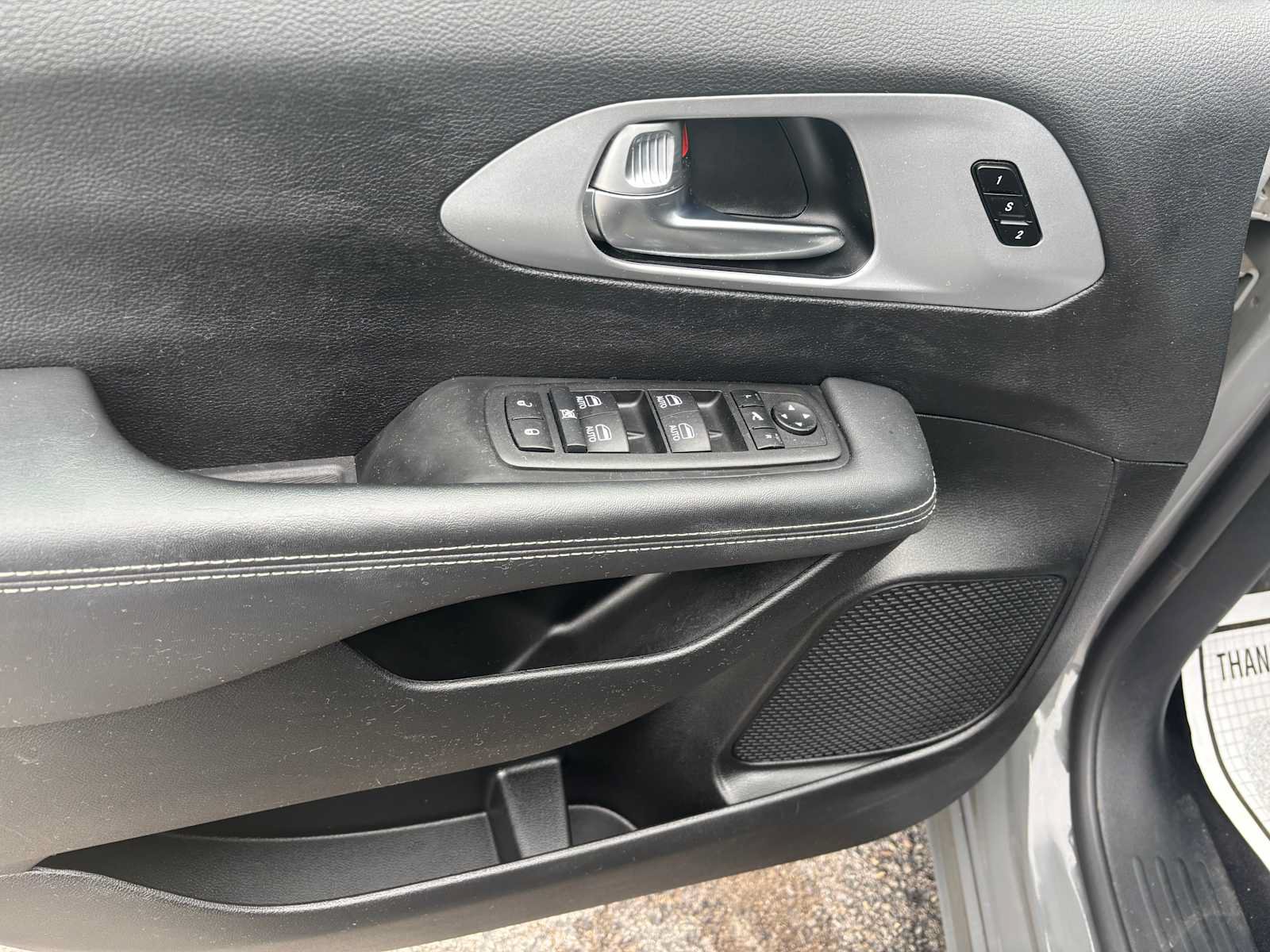 Used 2025 Chrysler Pacifica Limited FWD image 21